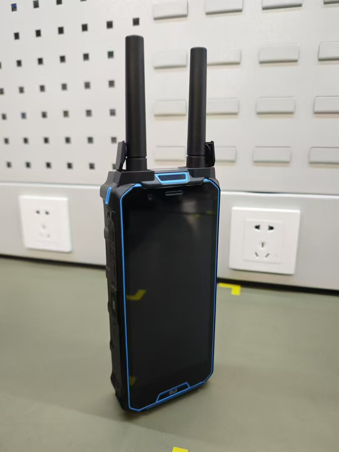 P2L PRO Ultra-Wideband Portable Drone Detection Device - Image 3